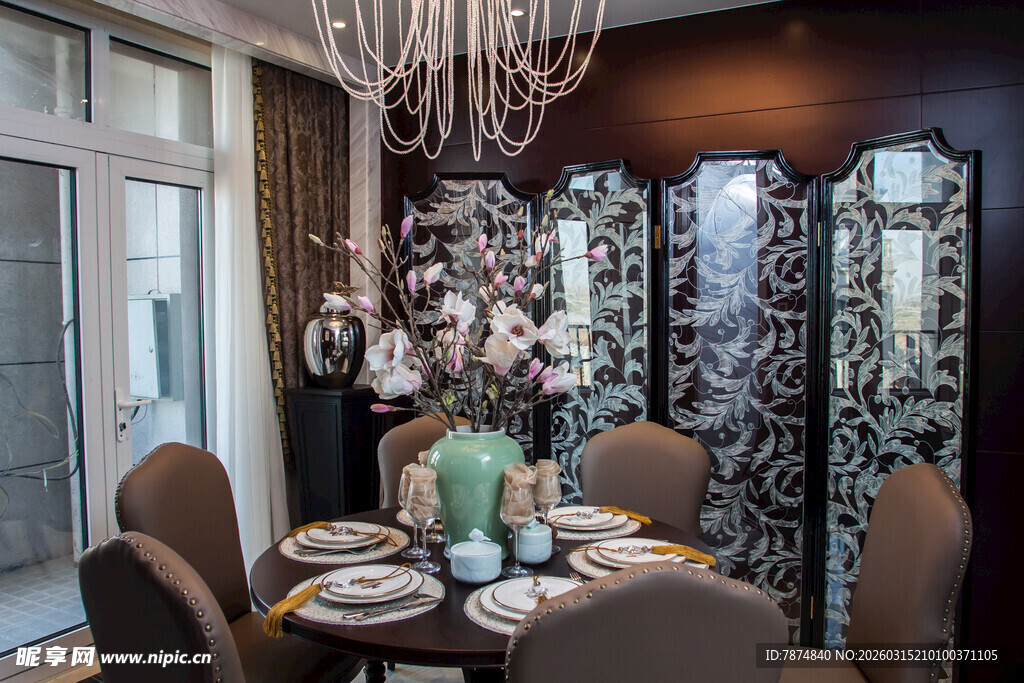优雅奢华的餐厅室内布置
