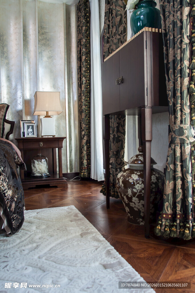 复古风奢华客厅家居一角