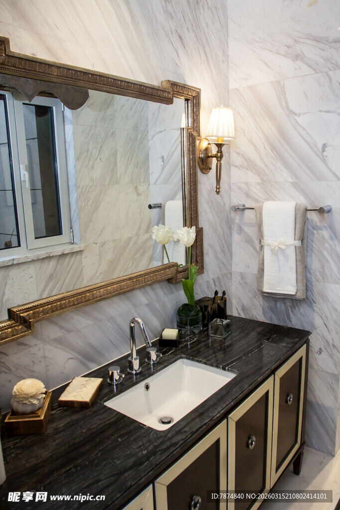 现代简约风格浴室洗手台