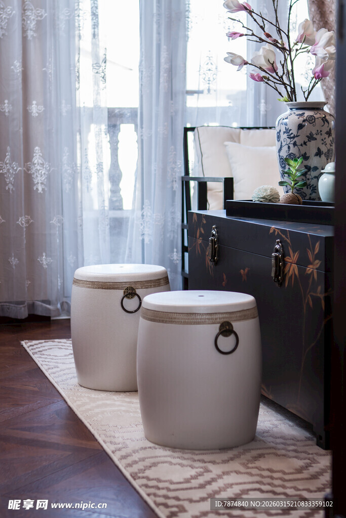 中式风格家居中的鼓凳摆件