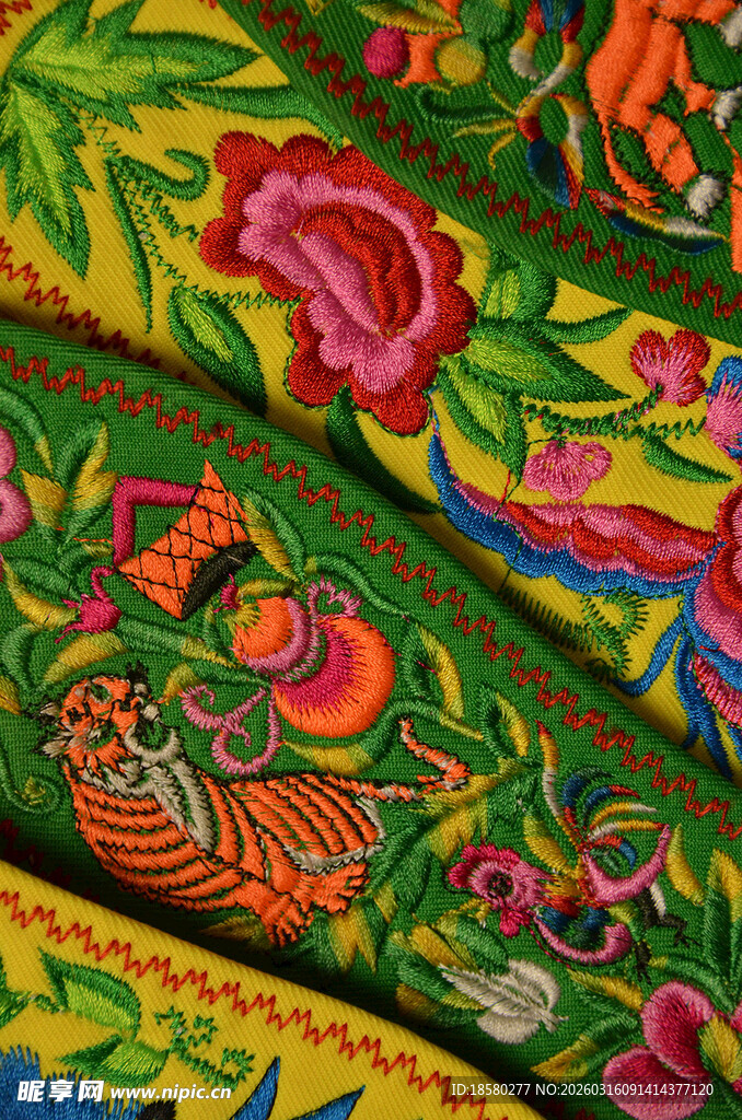 多彩花卉动物图案织物