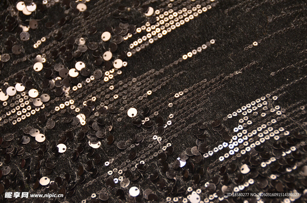 黑色底面上的闪亮装饰元素