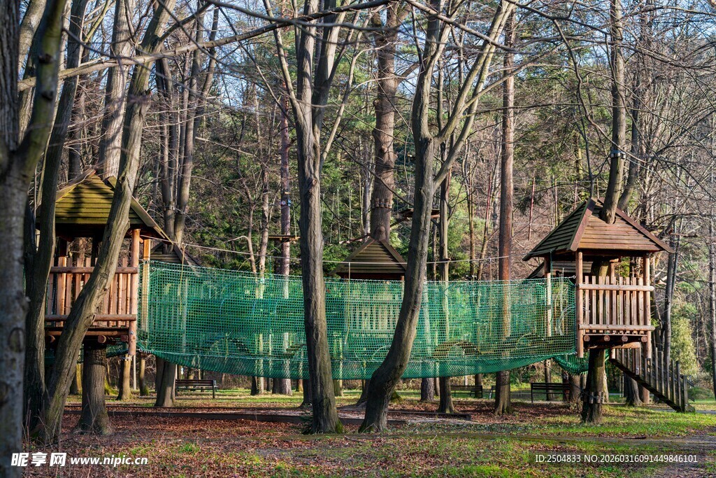 林间树屋景观