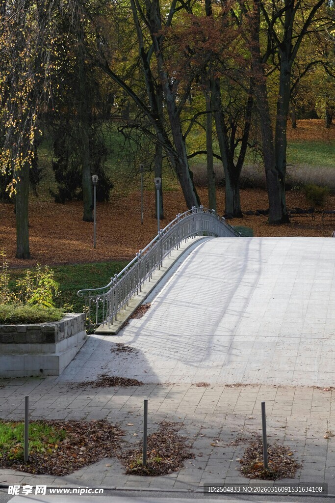 户外斜坡滑冰场地景观