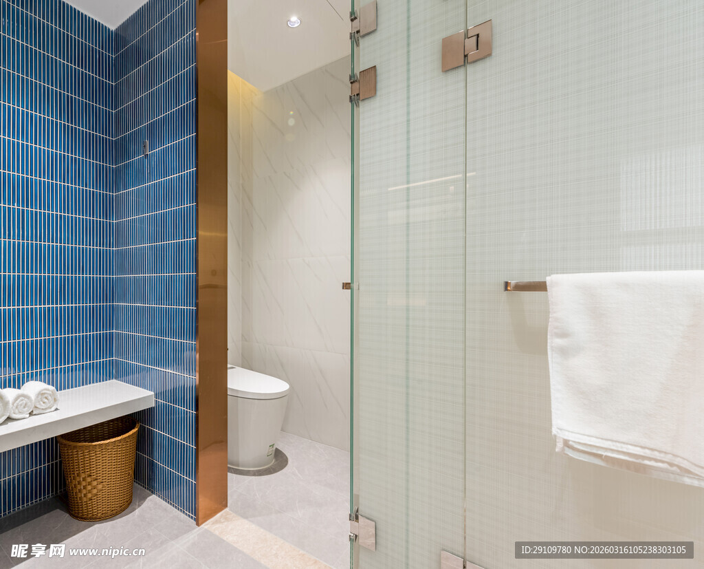 现代简约风蓝色调卫浴间