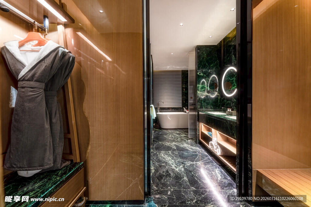 现代时尚衣帽间内部展示