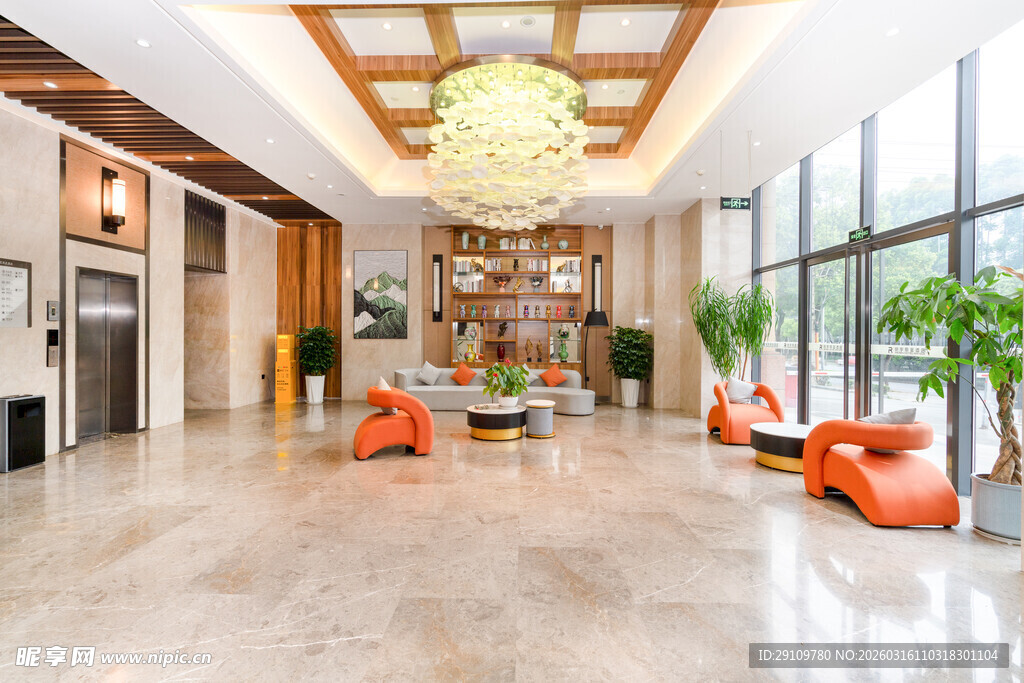 现代风格宽敞的室内大厅
