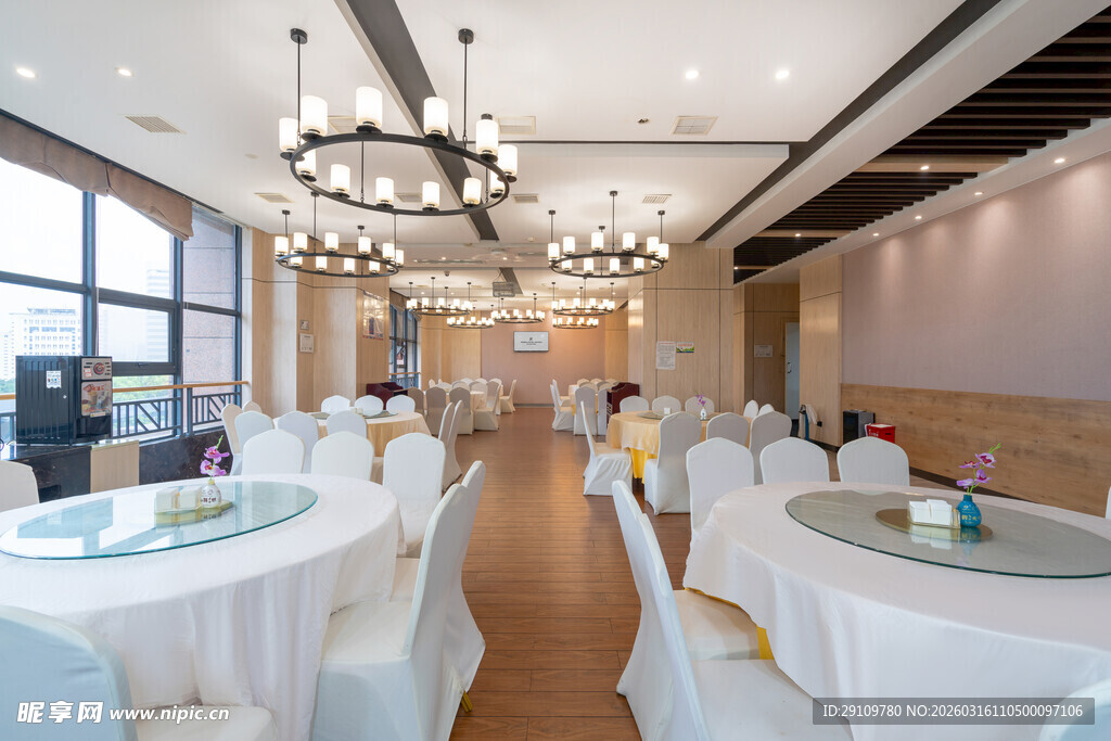 优雅宴会厅布置场景