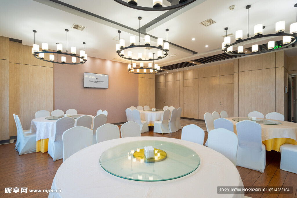 优雅宴会大厅布置场景