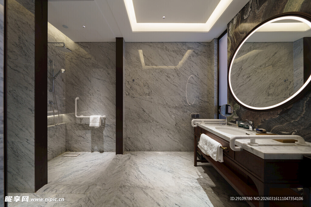 现代简约风豪华浴室空间