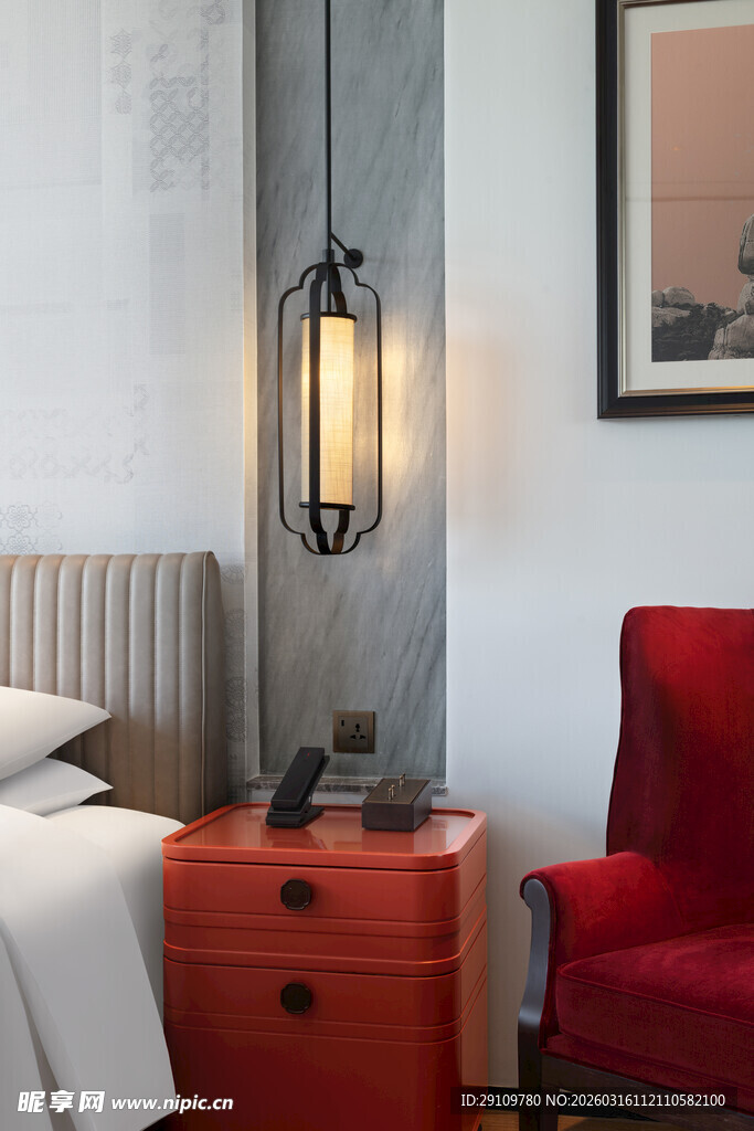 卧室温馨一角灯具与座椅