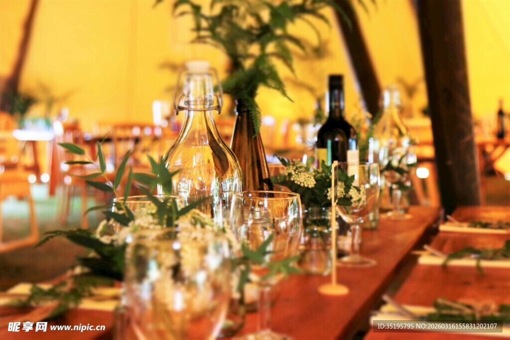 精致宴会餐桌布置