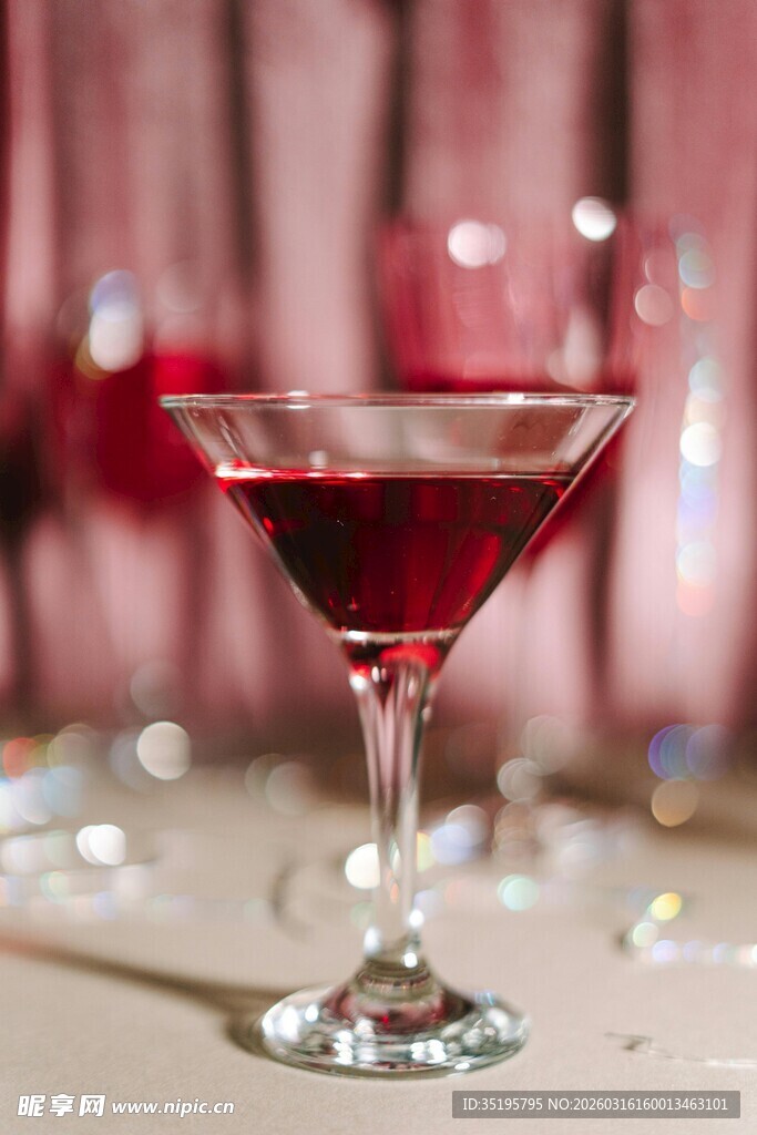 精致红鸡尾酒特写