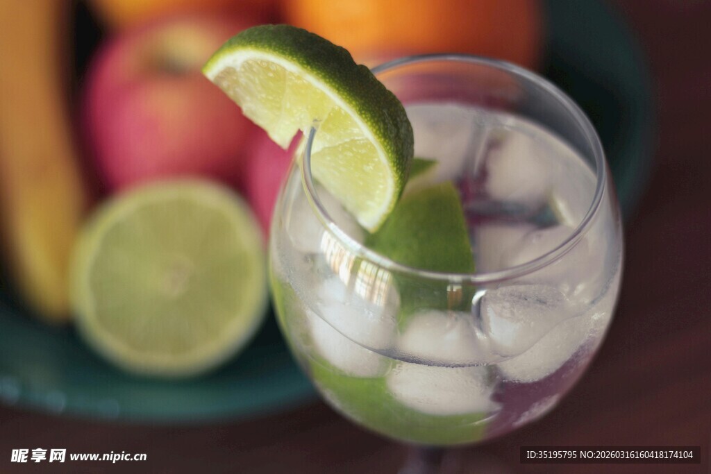 青柠饮品清新水果相伴