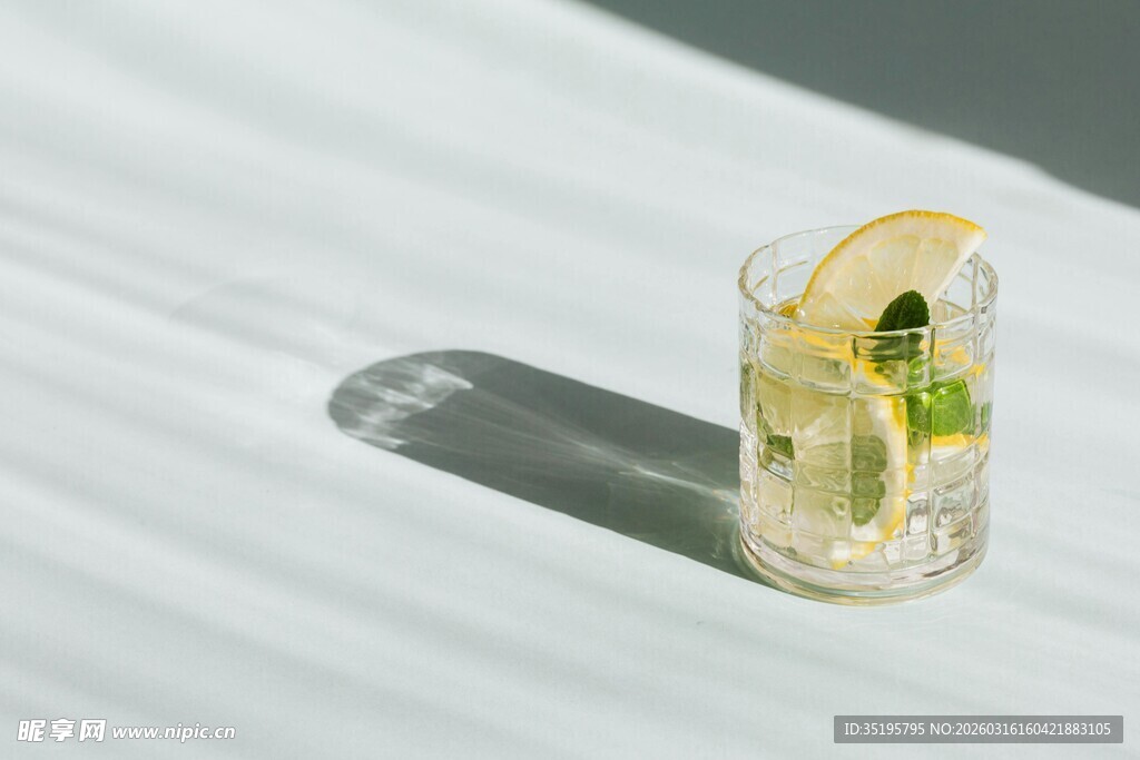 柠檬薄荷冰饮清新一夏