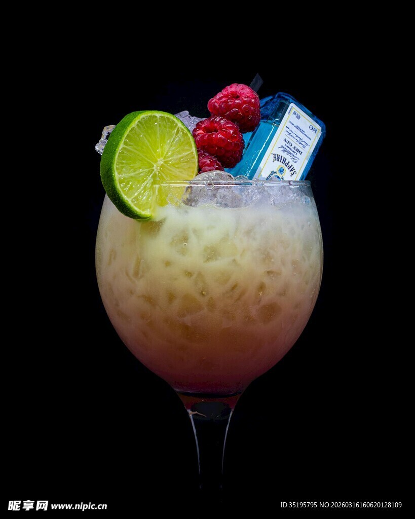 缤纷莓果鸡尾酒