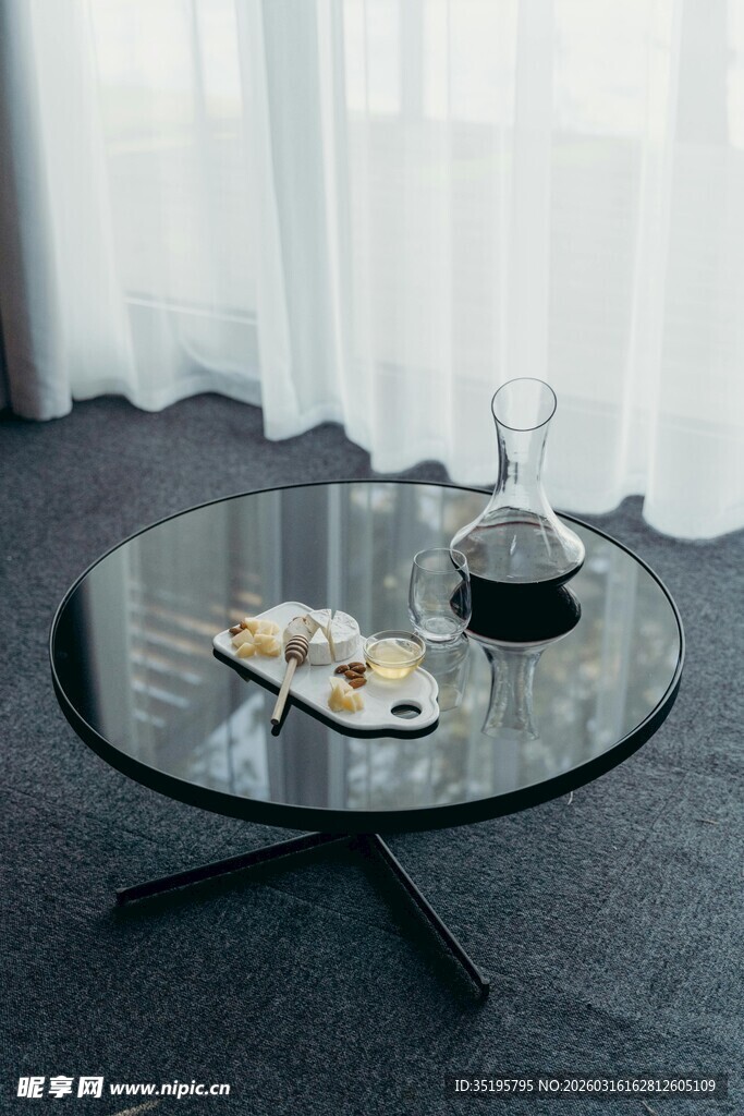 现代简约玻璃茶几摆件