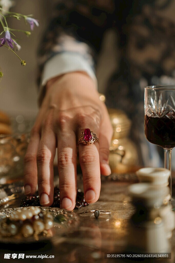 手饰展示尽显奢华魅力