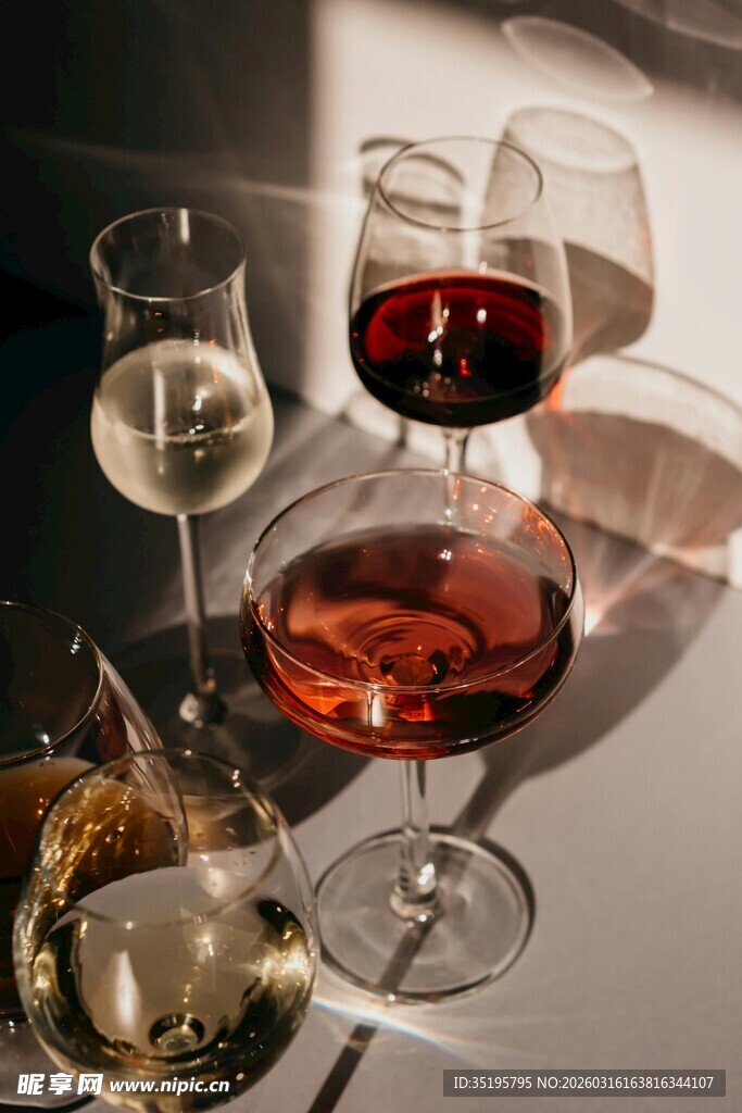 多样美酒品鉴场景