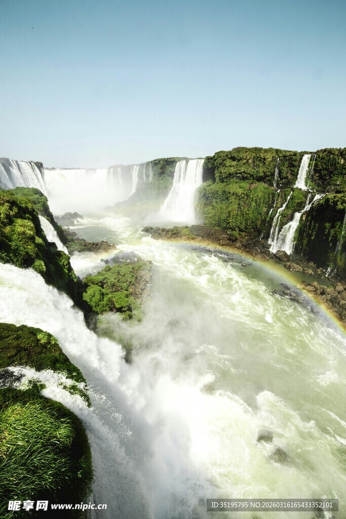 壮观的瀑布景观