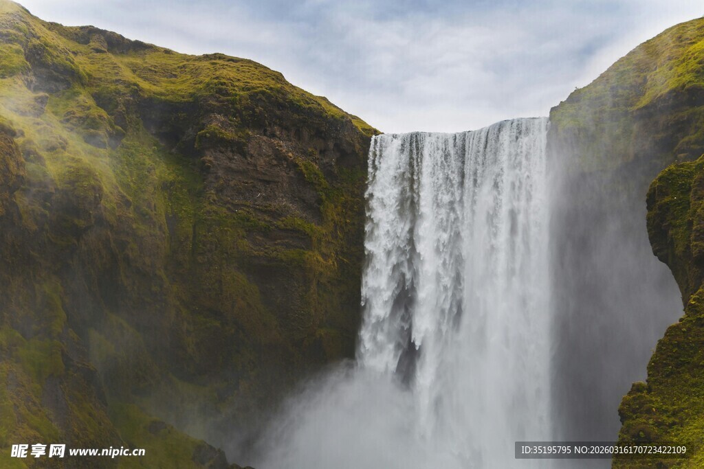壮观冰岛瀑布自然美景
