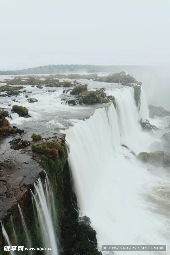 壮观伊瓜苏瀑布自然景象
