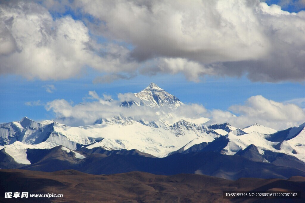 壮丽雪山风景