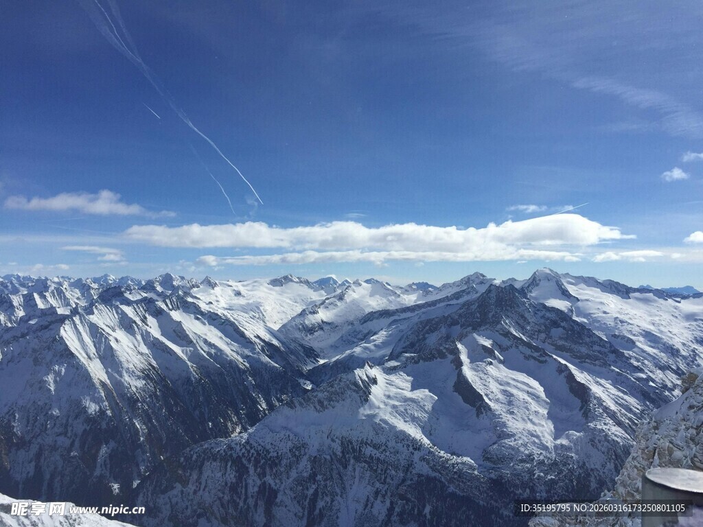雪山壮丽景色