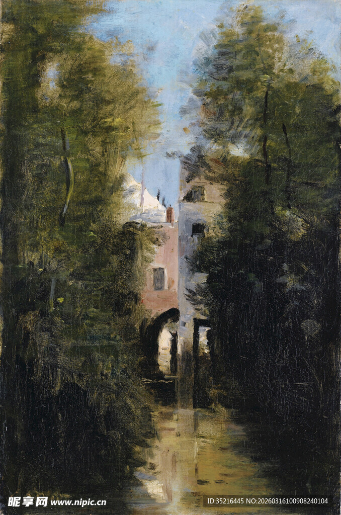 林间小道旁的古朴建筑