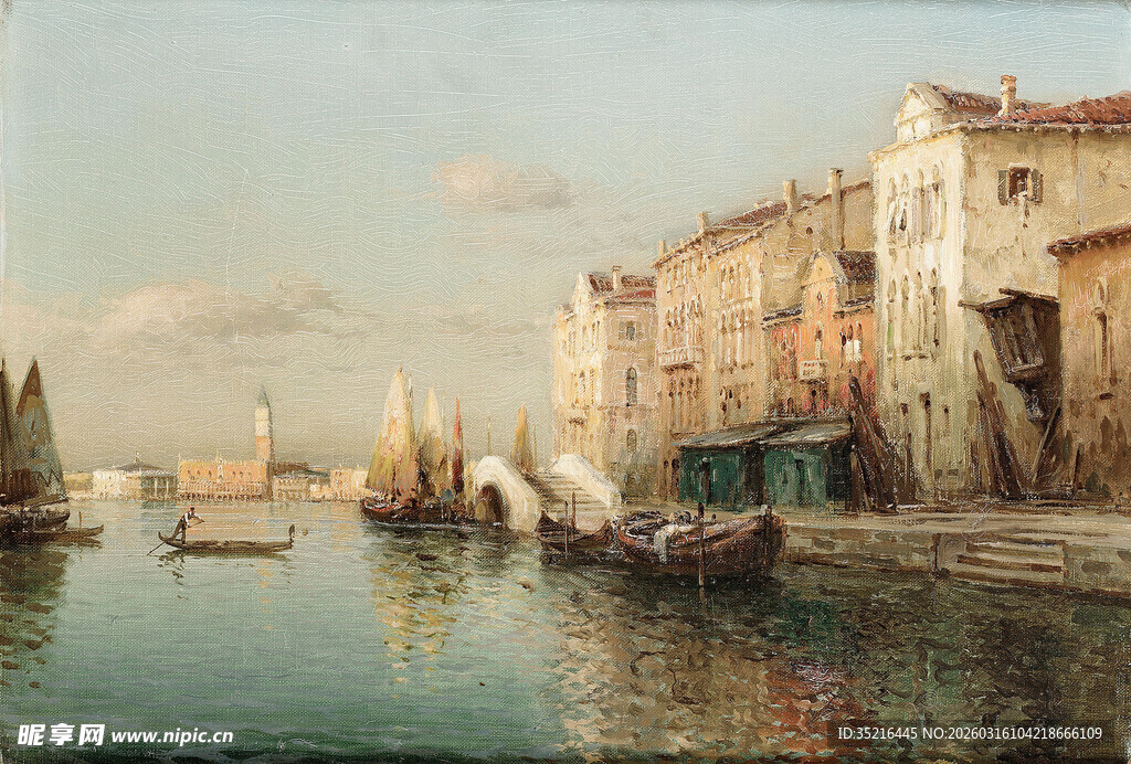 威尼斯河畔的古老建筑风景