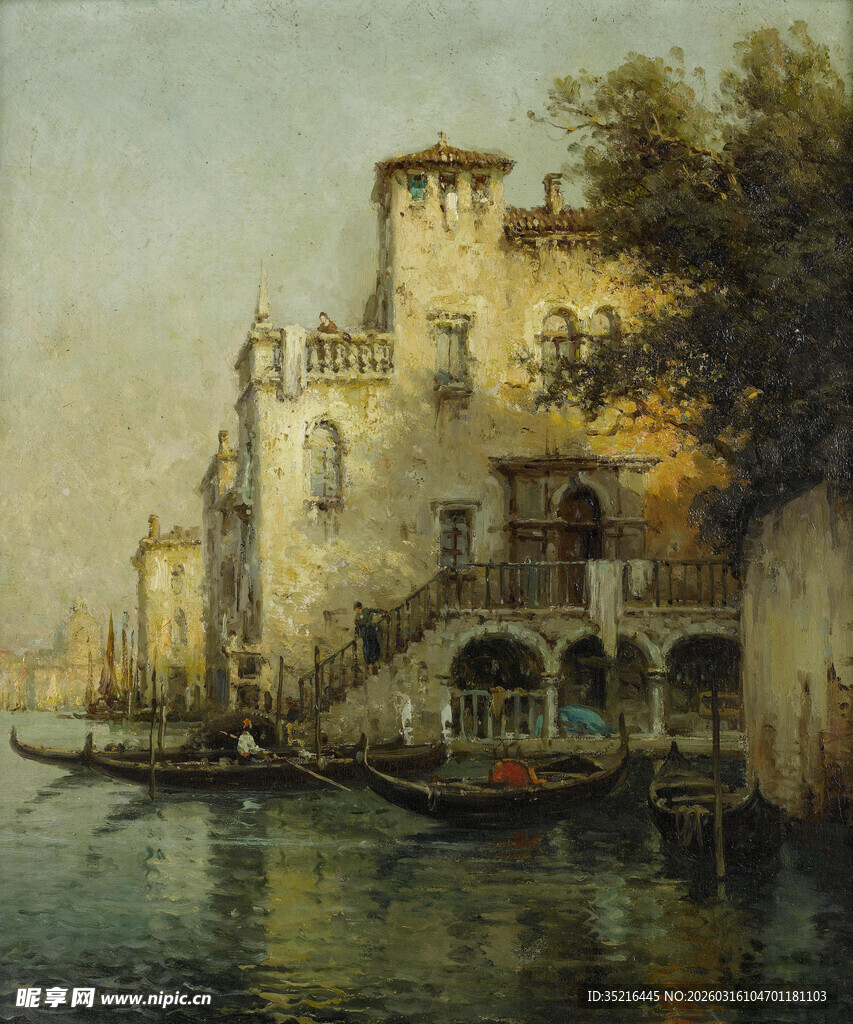 威尼斯河畔的古老建筑