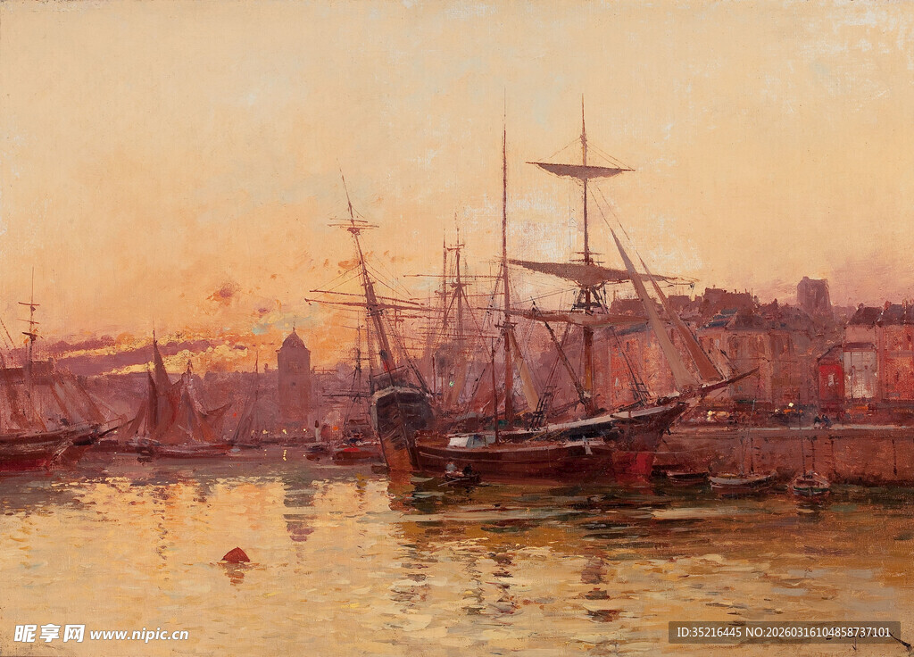 港口黄昏时的船只景象