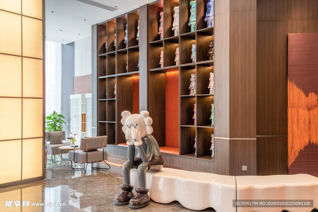 现代风格酒店大堂一角