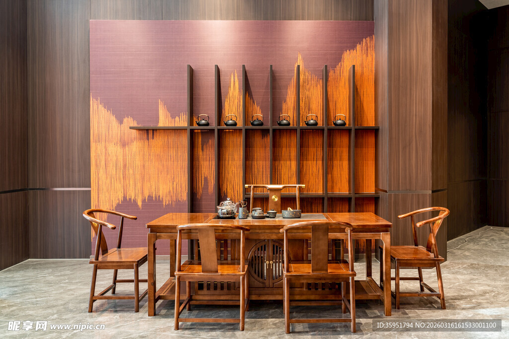 中式典雅实木餐厅桌椅组合