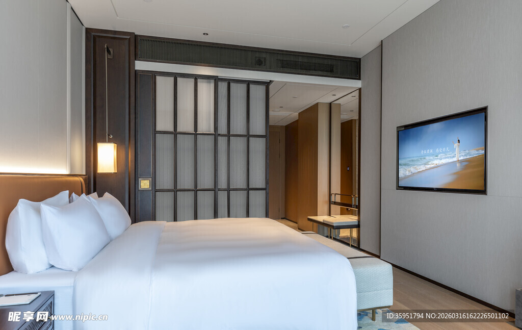 现代简约风格的舒适卧室