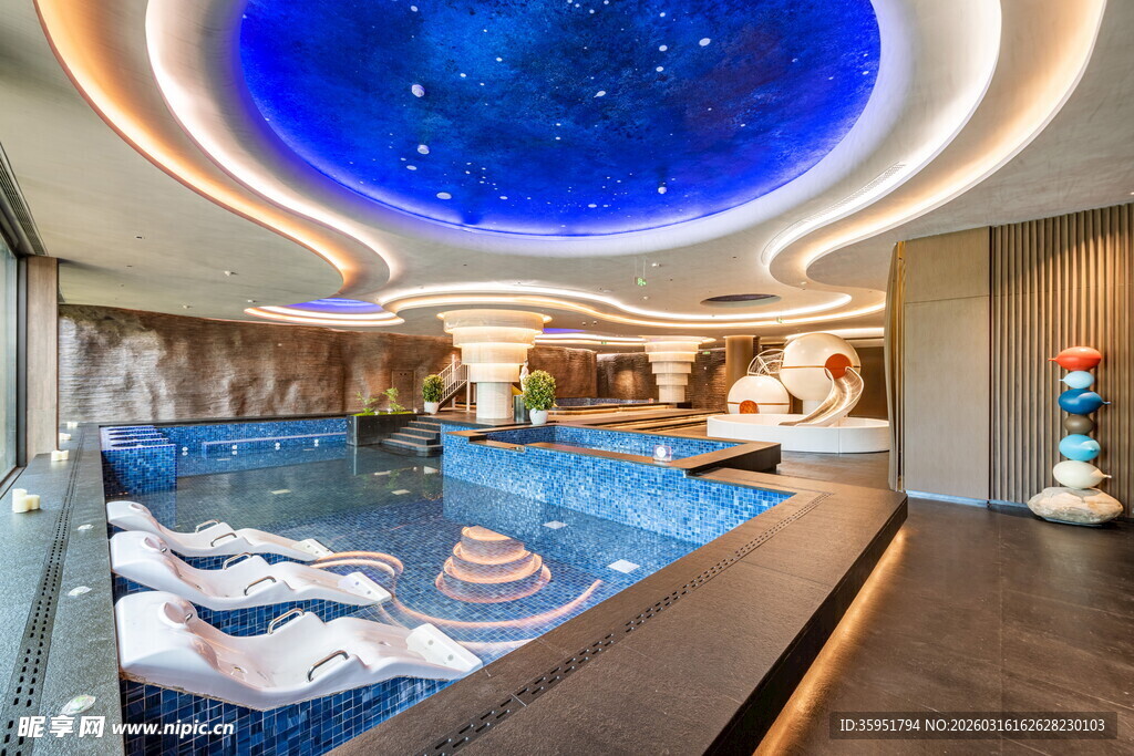 室内梦幻星空泳池场景