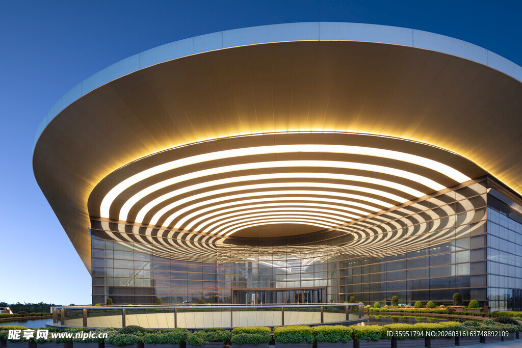 现代环形建筑外观风采