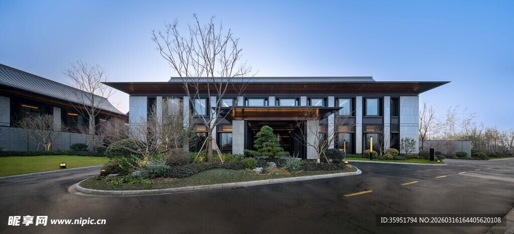 现代风格办公建筑外观