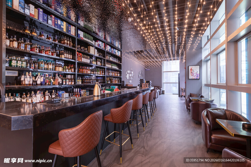 时尚现代的酒吧室内场景