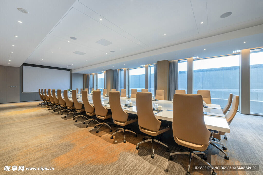 现代宽敞会议室场景