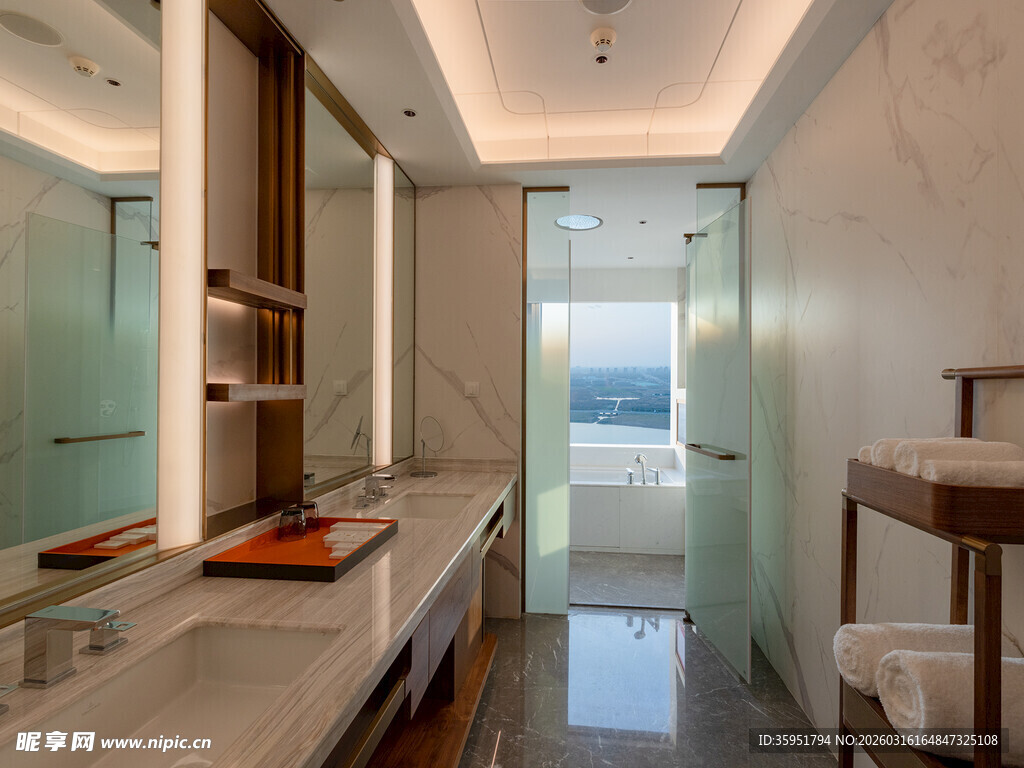 现代简约风豪华卫浴空间