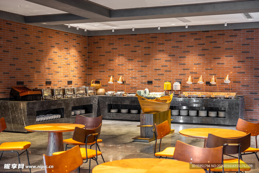 复古风咖啡店室内场景