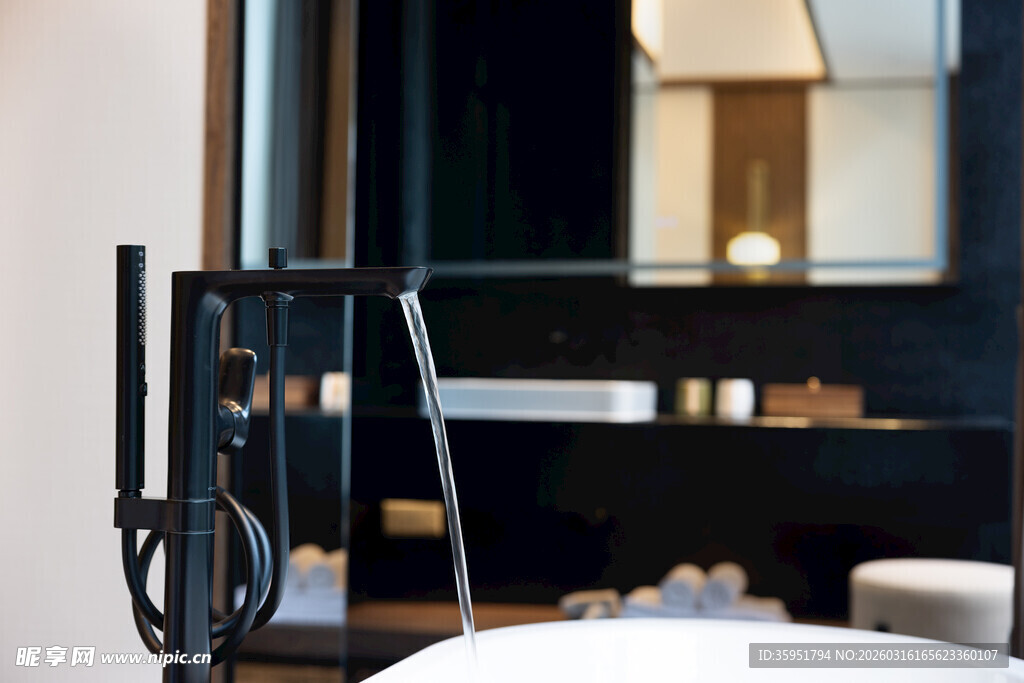 现代简约风浴室一角