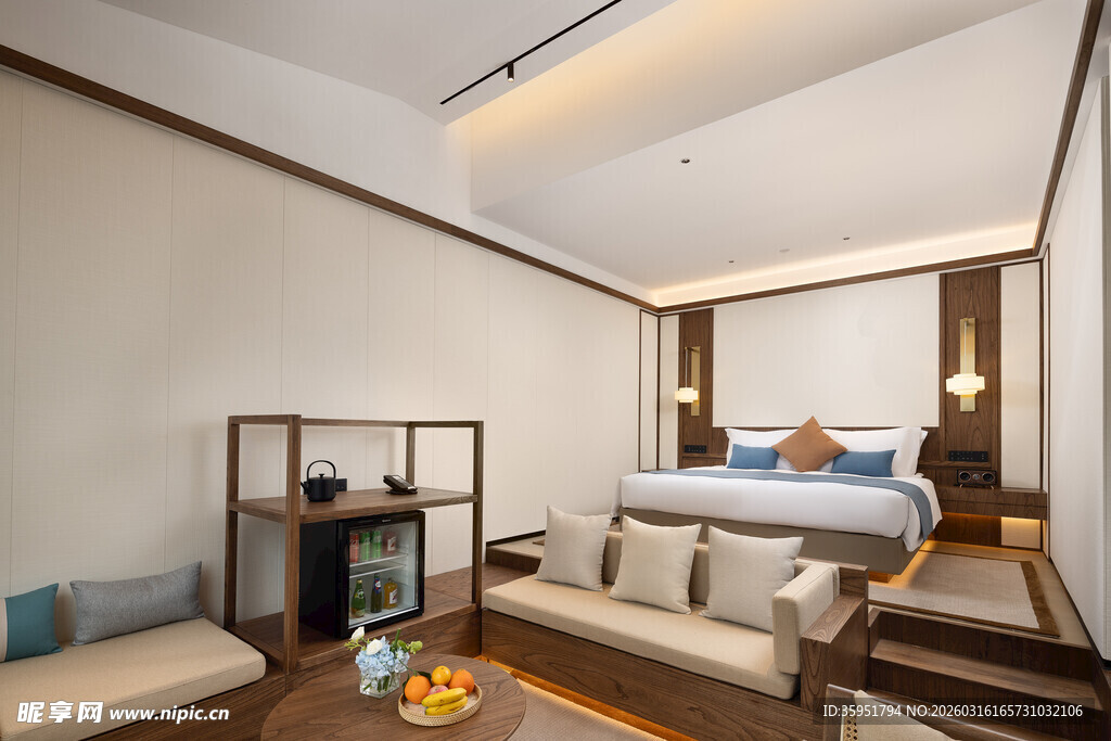 现代简约风格温馨卧室空间