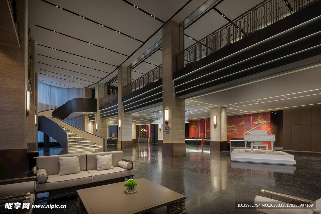 现代时尚的宽敞办公空间