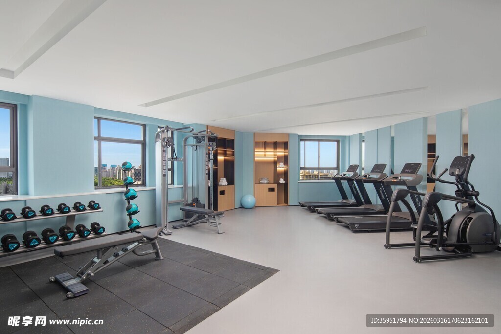 现代简约风格健身房内部
