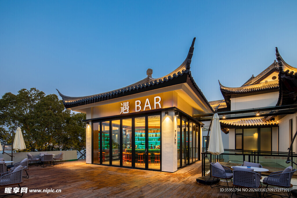 中式典雅餐厅夜景