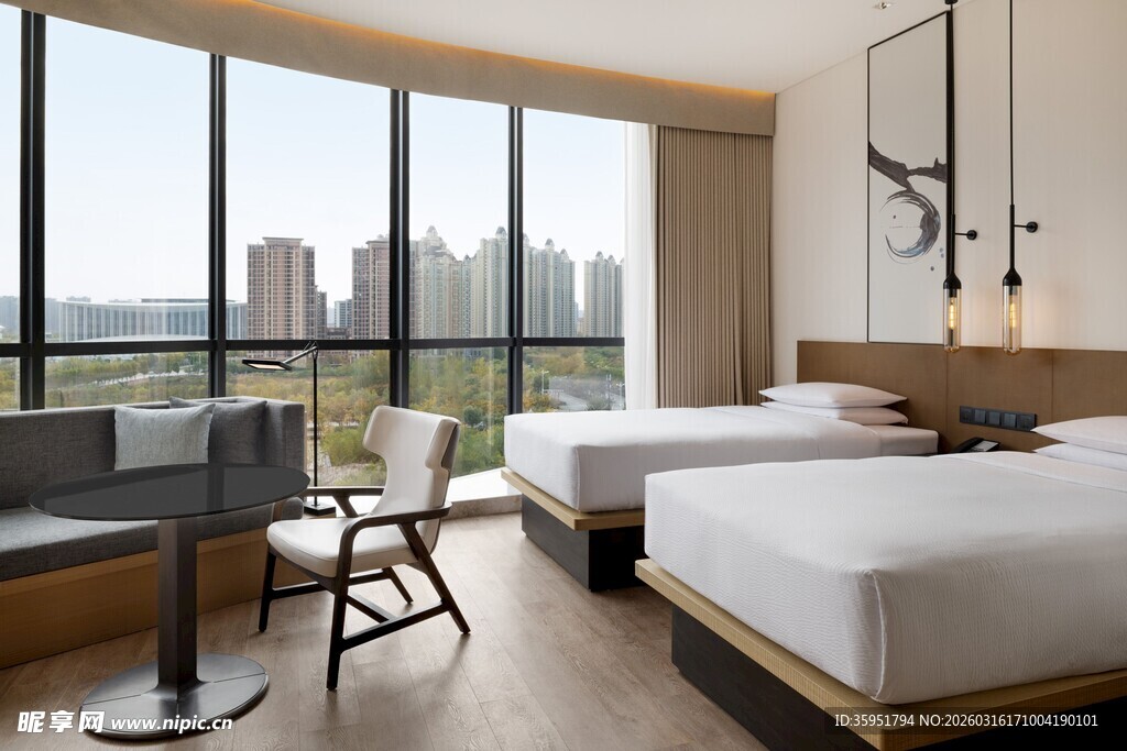 现代风格全景窗豪华客房