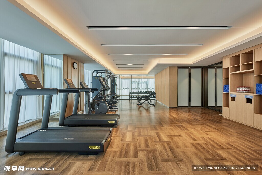 现代风格健身房室内场景