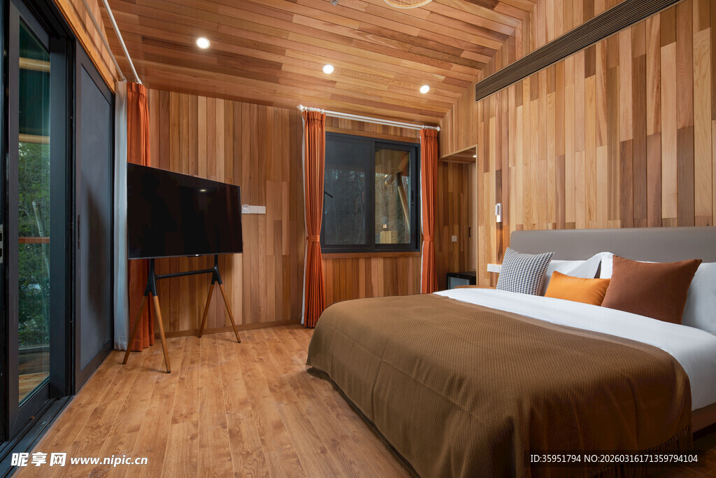 木质温馨卧室舒适休憩空间